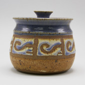 American Museum of Ceramic Art 2004.2.224ab, gift of the American Ceramic Society